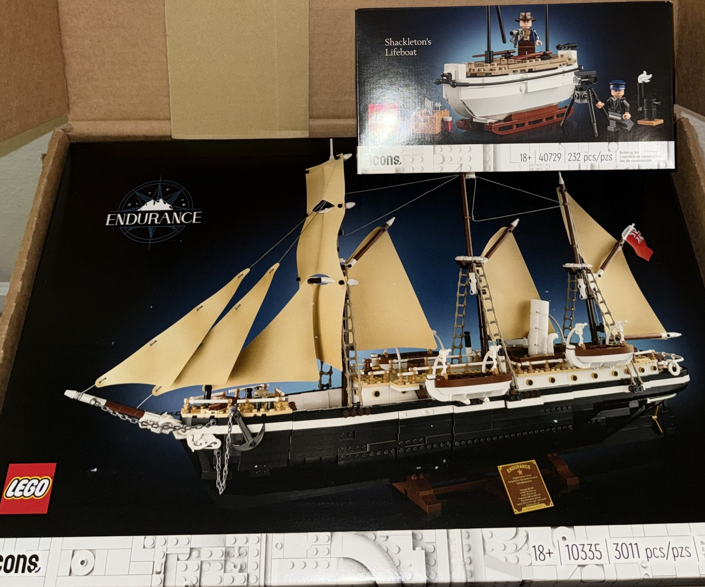 LEGO 10335 and 40729 sets: Endurance and Shackleton's Lifeboat